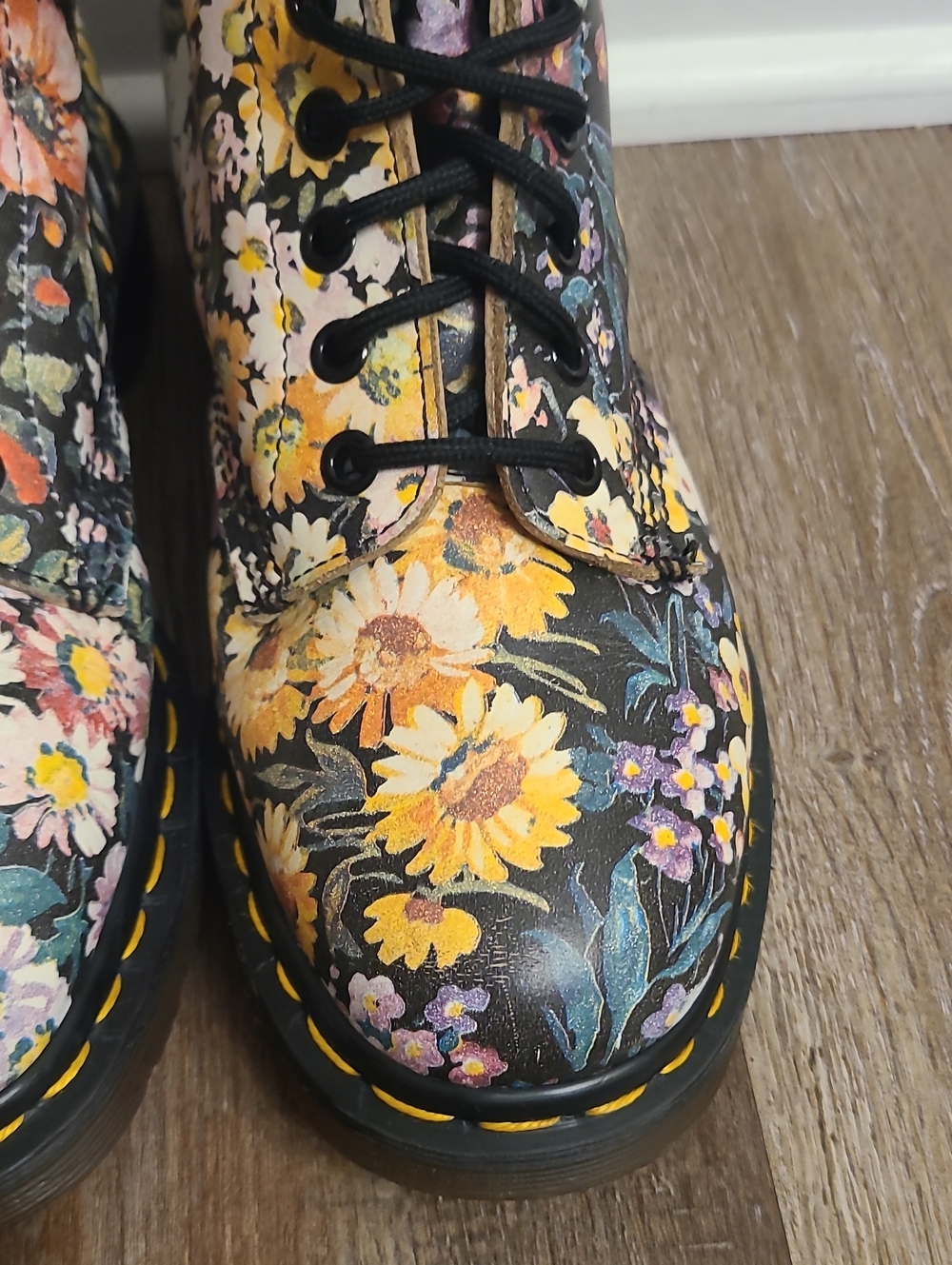MIE Vintage Dr Martens Sienna Miller Floral Boots - Picture 5 of 9
